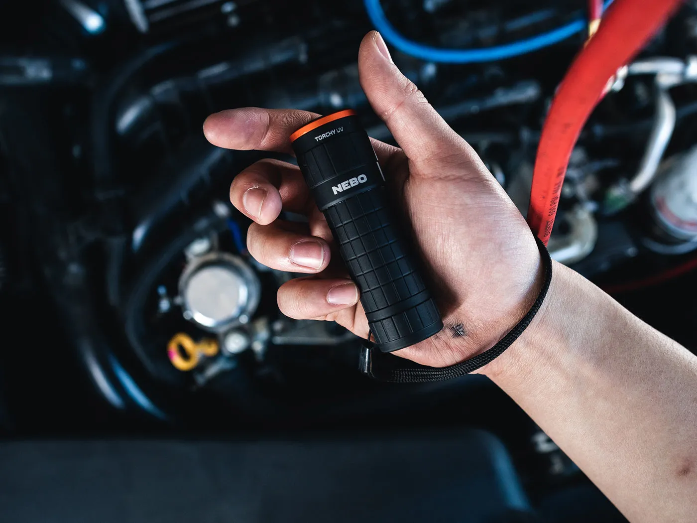 Nebo Torchy UV zaklamp AAA batterijen inspectie