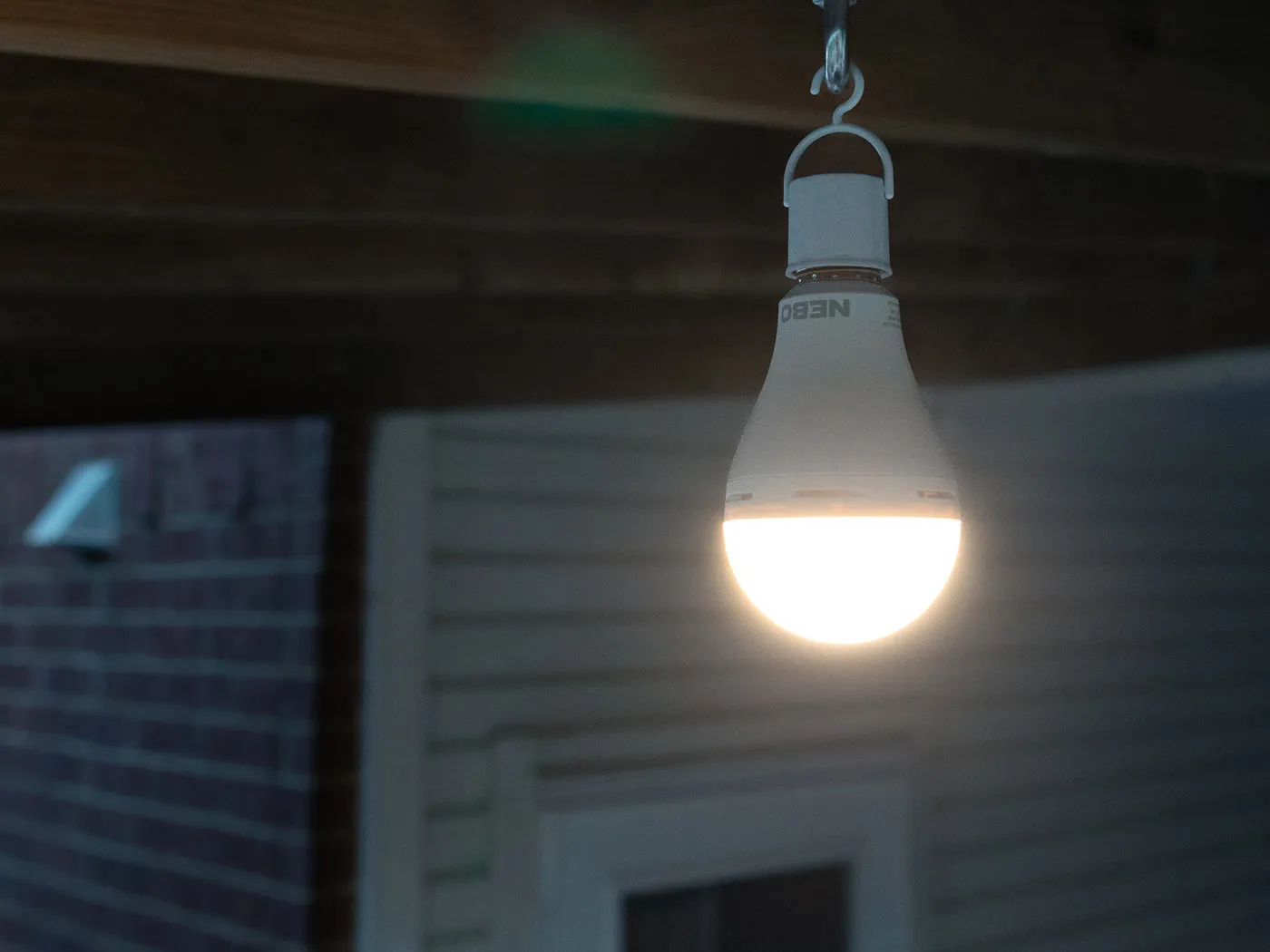 Nebo Blackout Backup noodlamp E27 12 uur
