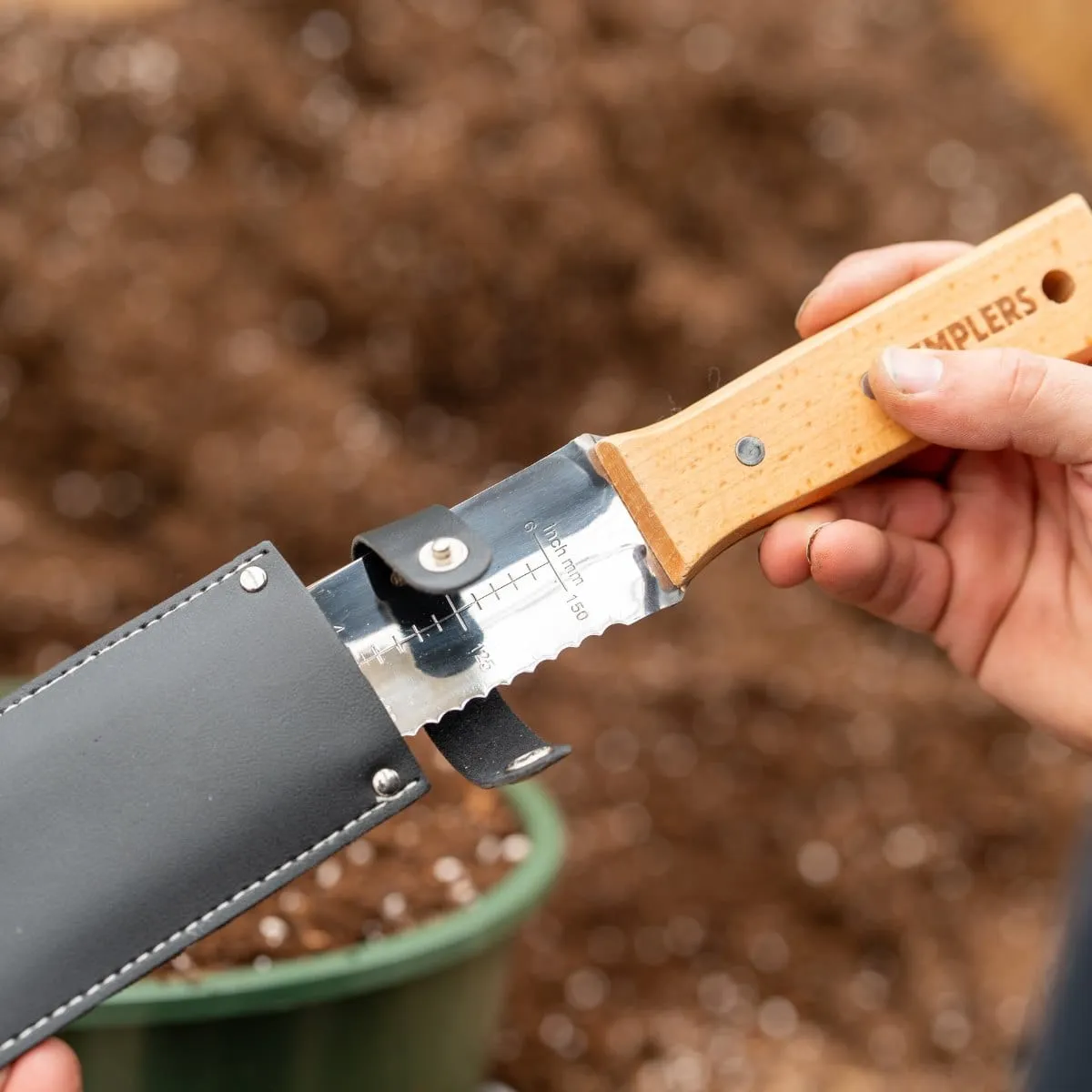Gemplers Hori Hori tuinmes beukenhout schede