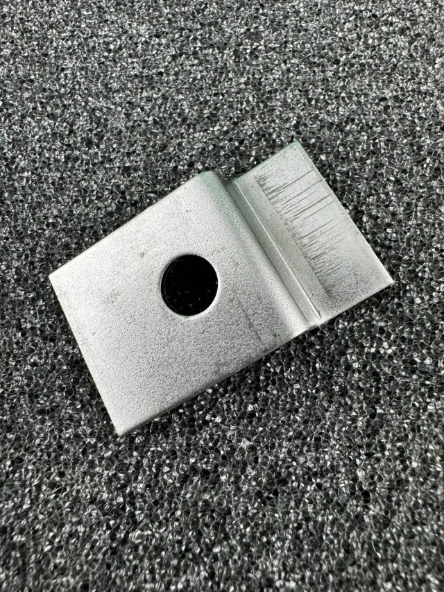 IQ Powertools 22.2mm montageclips met spijkerplug 250 stuks